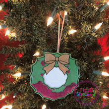 Christmas Wreath Confetti ITH Orn 4x4