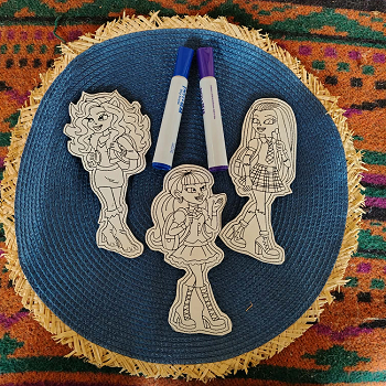 Girls at Monster High 1 Dry Erase Coloring Dolls Set ITH 5x7